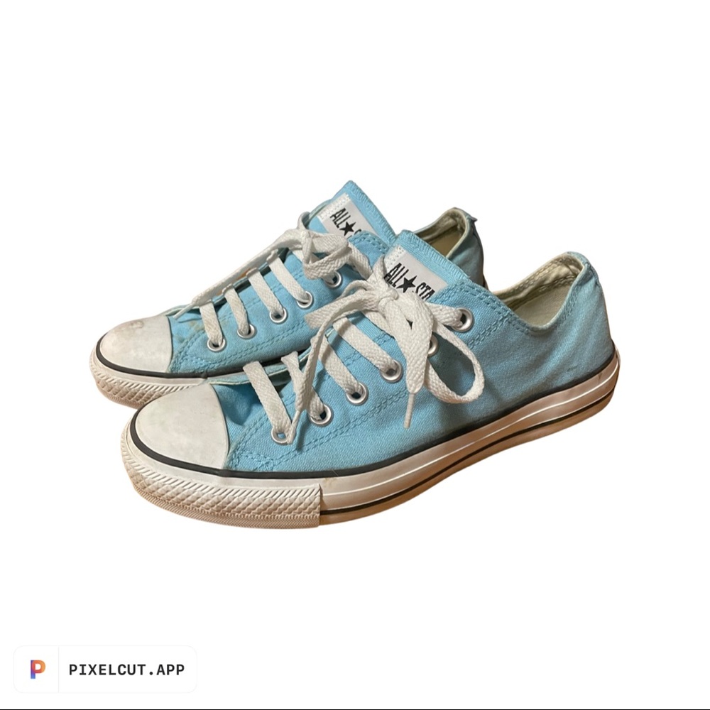 Tiffany blue size 8 low cut converse sneakers